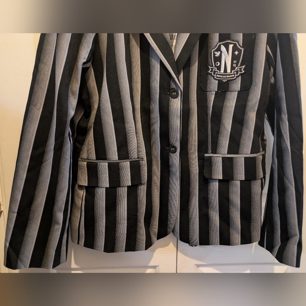 Wednesday Nevermore Academy Uniform Blazer With Embroidered Patch Size XL New - Picture 5 of 14